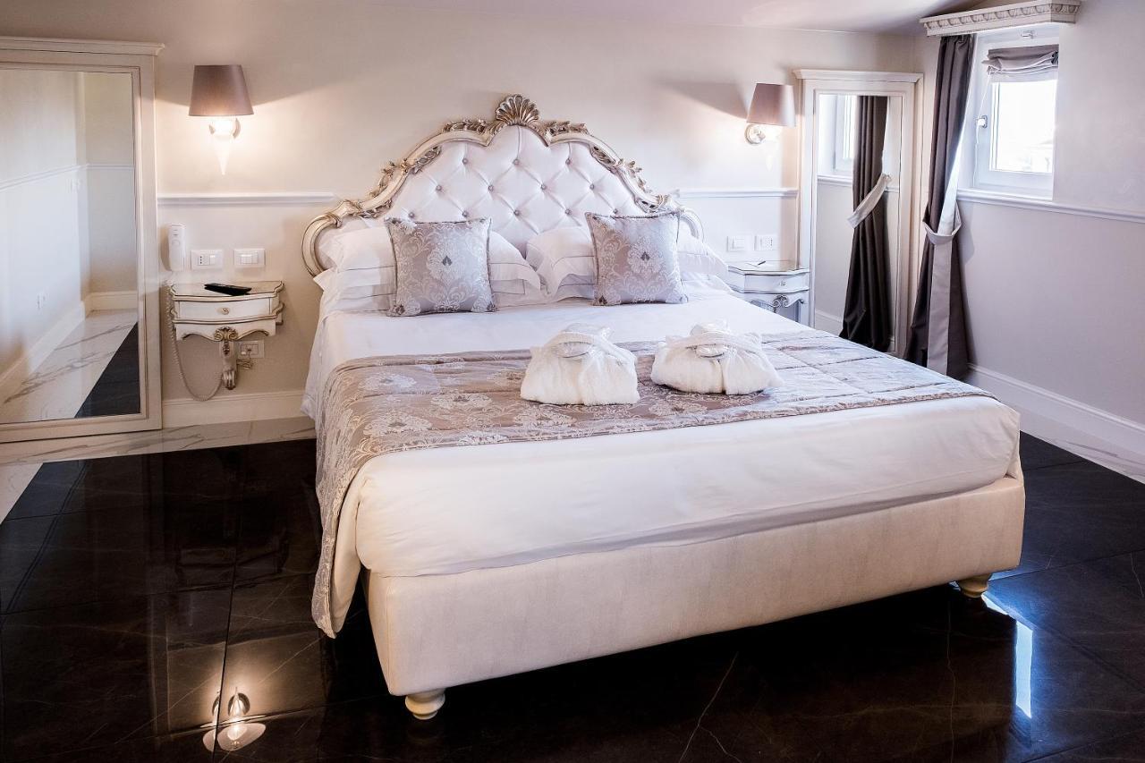 The Moon Boutique & Hotel Florence