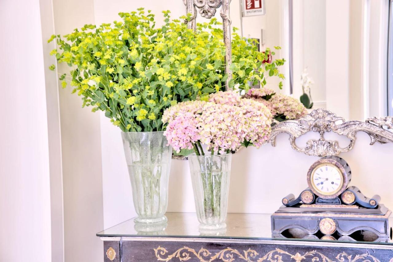 The Moon Boutique & Florencia