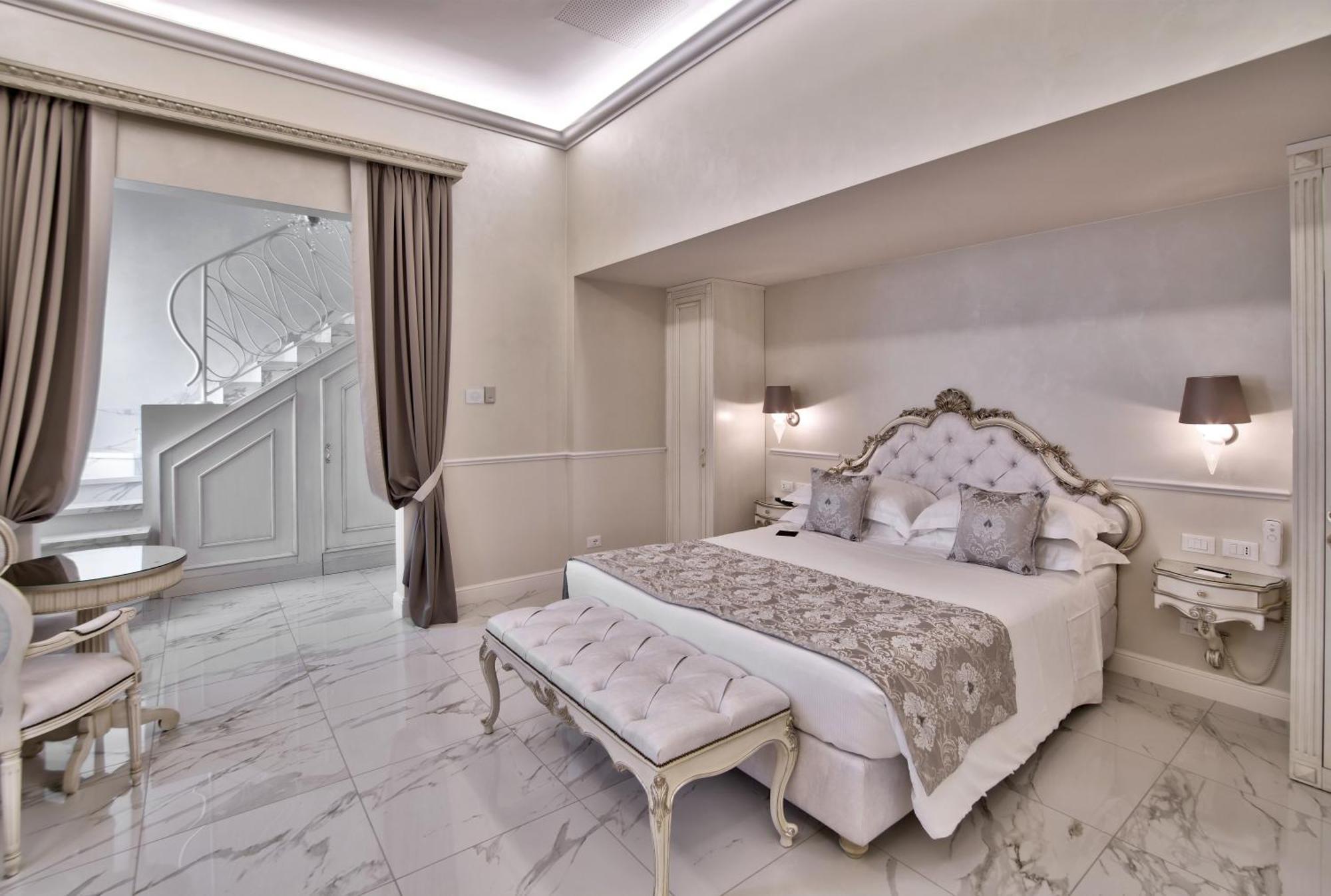 The Moon Boutique & Florencia